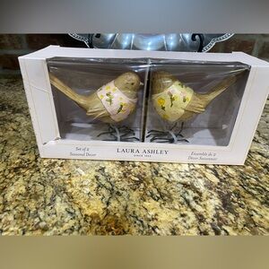 Laura Ashley Home freestanding resin wood spring birds figurines - NEW